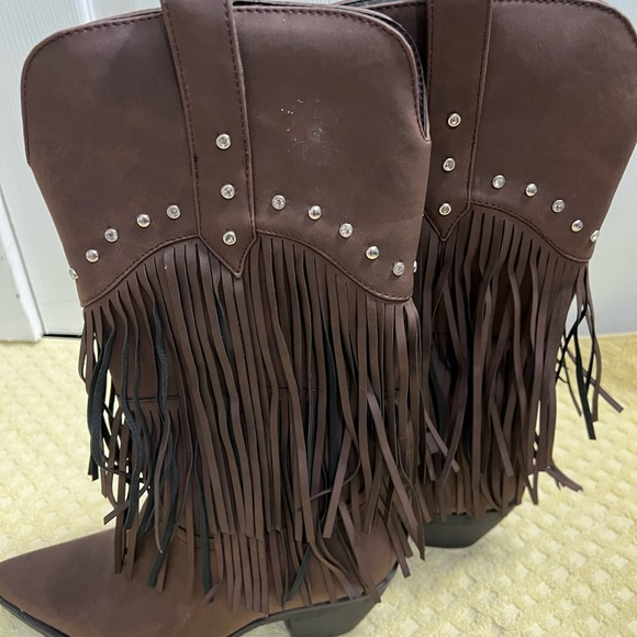 Size 6 Roper women’s cowboy boots with fringe - Picture 4 of 12